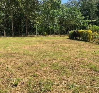 Lot Near Quiet Beach and Great Neighborhood