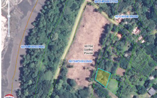 Lot Near Quiet Beach and Great Neighborhood