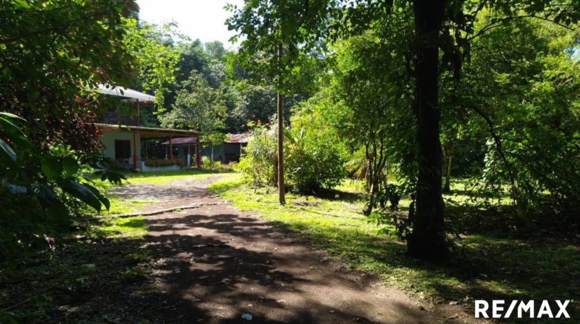 Coastal Hideaway Estate in Zancudo