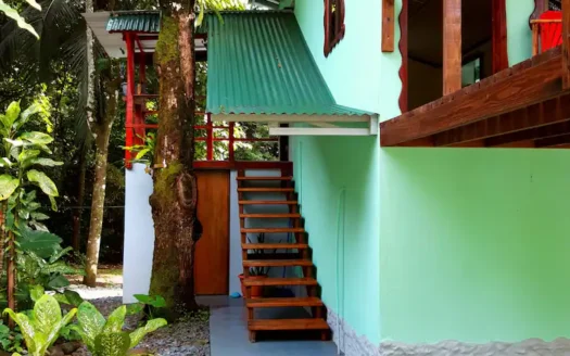 Secluded Home with 2 Airbnb Rentals 200 Meters to the Beach