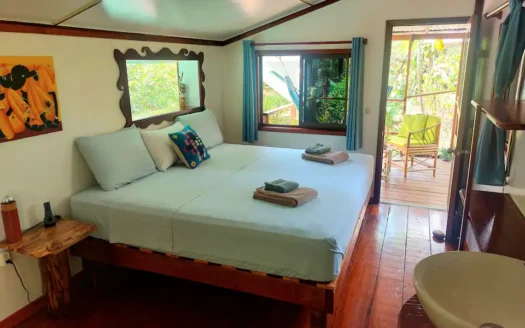 Secluded Home with 2 Airbnb Rentals 200 Meters to the Beach