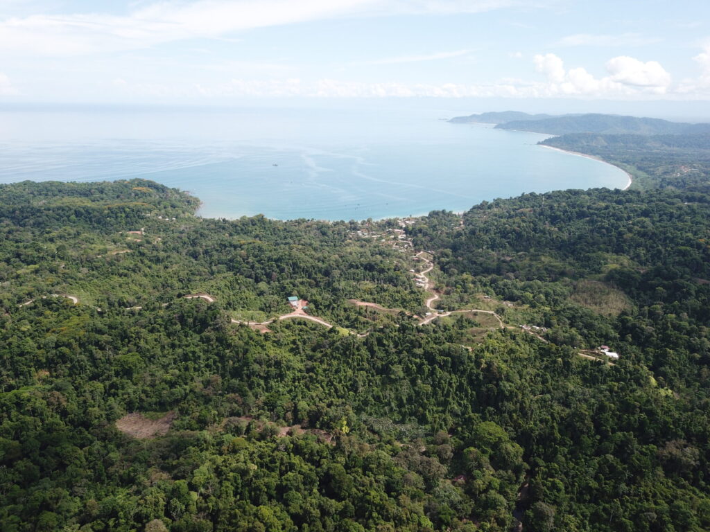 Beautiful picture of a beach close to Pavones Costa Rica