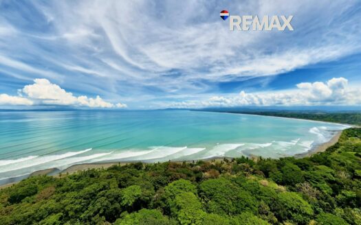 Surf Property for Sale in Puerto Pilón Costa Rica | 3006 m² Lot Walking distance to the surf Beach – Pavones