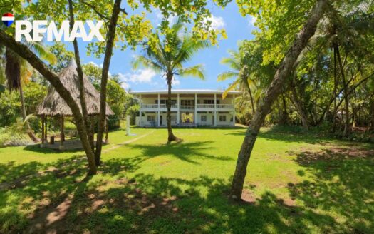 Beachfront Villa in Playa Zancudo, Golfo Dulce, CR