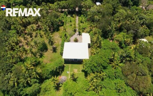 Beachfront Villa for Sale in Playa Zancudo, on the Golfo Dulce Costa Rica